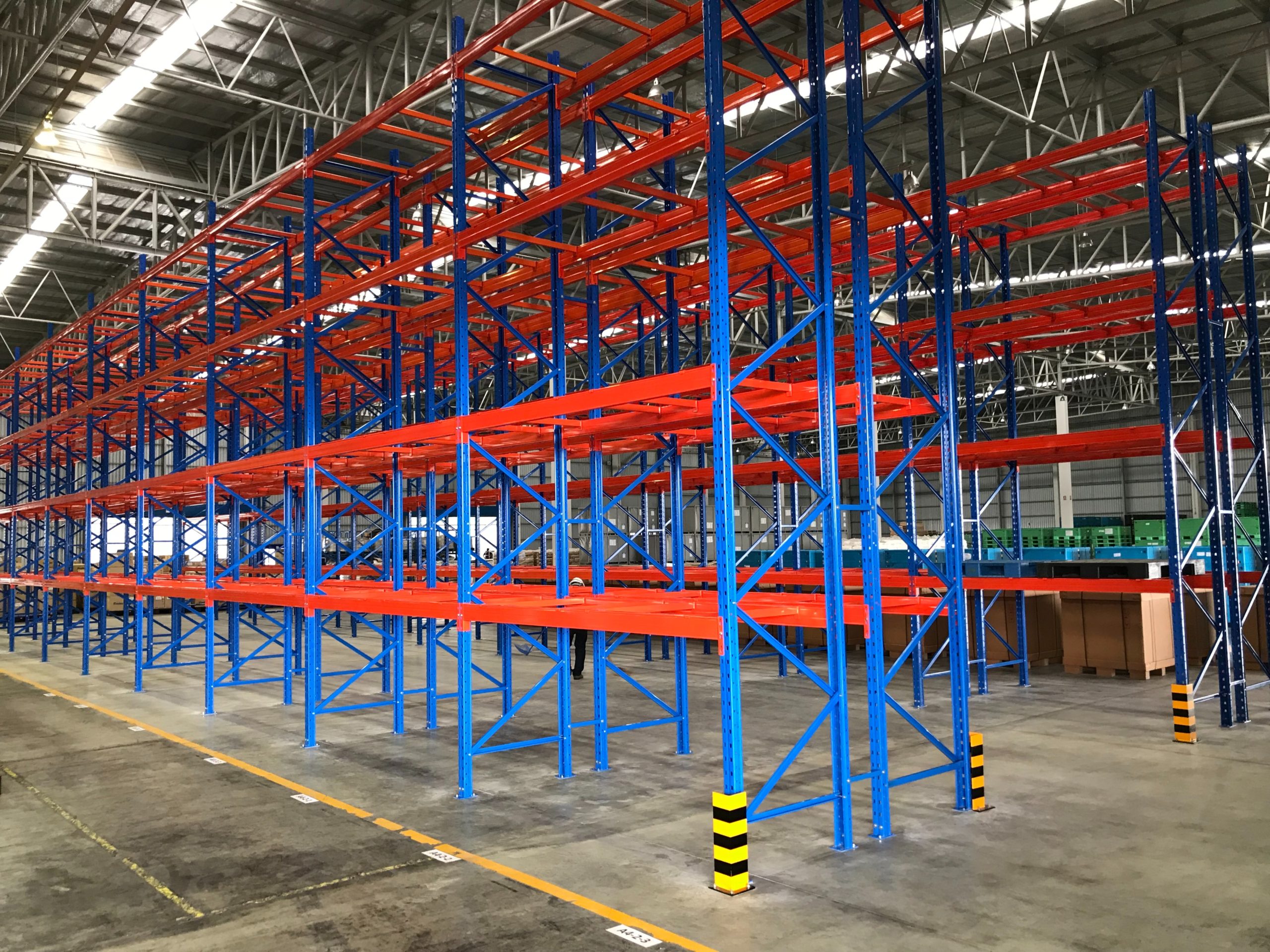 pallet racking in warehouse